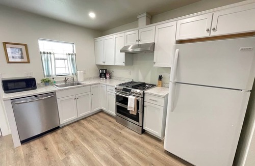 Abilene House | Abilene Restful Retreat – 2BR/2BA Cozy Stay in Prime Location