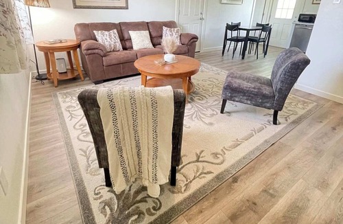 Abilene House | Abilene Restful Retreat – 2BR/2BA Cozy Stay in Prime Location