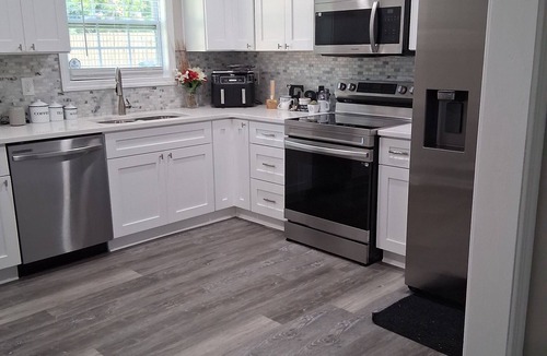 Midtown House | ABM Southern Vacation Rental 3-bedroom house in marvelous Savannah with WiFi