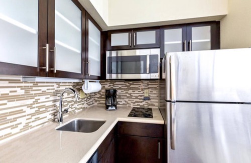 College Station Apartment | Accessible 2BR Suite w/Daily Breakfast & Pool