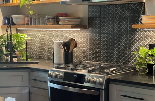 Stevensville Cottage | Accessible, 3 Season Screened-in porch, Sauna, Fire Pit, Dog Friendly