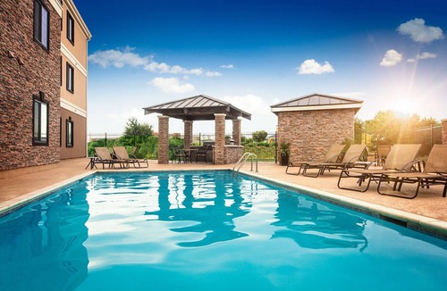 Fort Worth Apartment | Accessible Studio w/Work Desk | Free Breakfast!