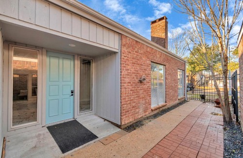 Clodine House | AccessibleGem 3BR Jacuzzi & Air Hockey Sleeps 13 Chinatown