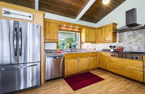 Kahaluu Bay House | ★Across street from Magic Sand Beach private Pool/SPA/AC 5 minutes to downtown⚡