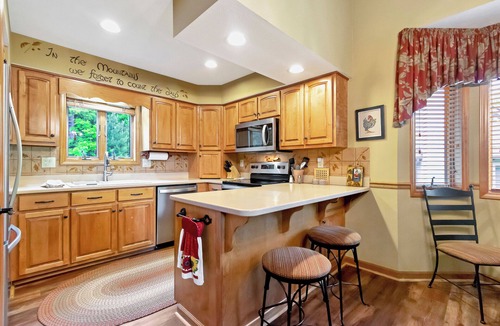 Blowing Rock Condo | Adirondacks 4 | Fireplace, Restaurant, Pool, Spa