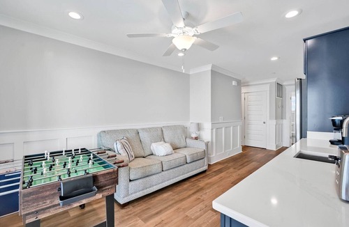Oak Island House | Admirals Lodge: Spacious 13-bedroom oceanfront retreat in Oak Island for 30 guests.