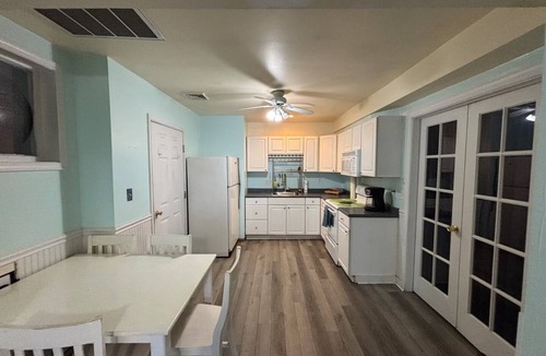 Chincoteague Apartment | Adorable 2-bedroom apartment in charming Chincoteague