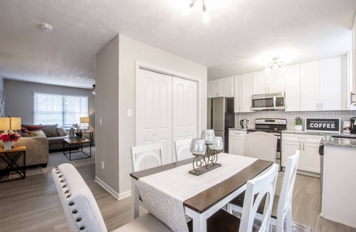 Lawrenceville House | Adorable 3/2 close to Coolray Field and Mall of Ga.