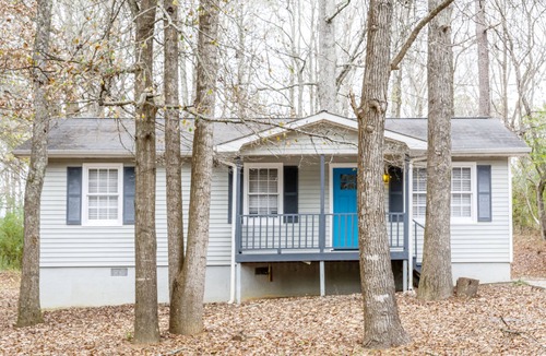 Lawrenceville House | Adorable 3/2 close to Coolray Field and Mall of Ga.