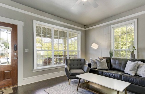 Galindo House | Adorable 3BR 1930s bungalow centrally located