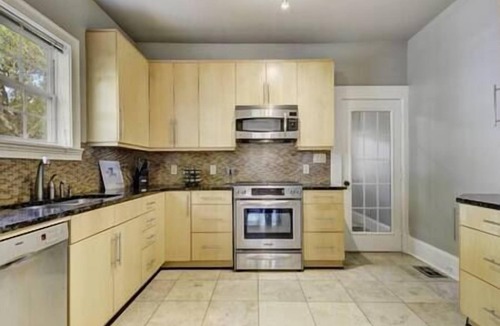 Galindo House | Adorable 3BR 1930s bungalow centrally located