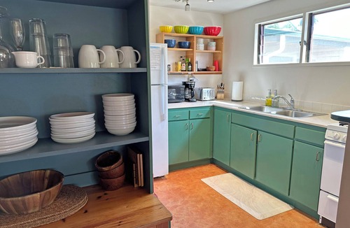 Kuau Cottage | Adorable cottage near small beach