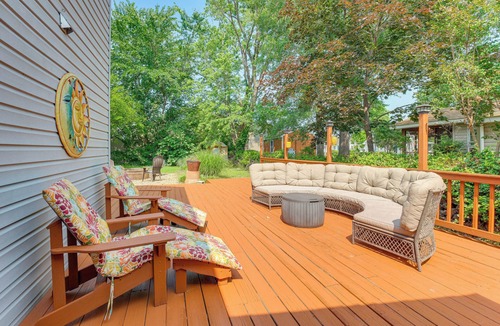 Colonial Beach Cottage | Adorable Cottage: Fire Pit, Walk to Colonial Beach