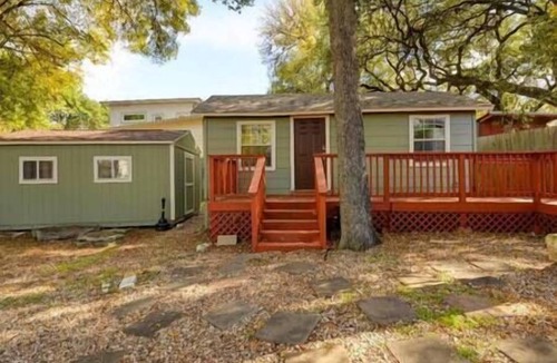 Galindo House | Adorable cozy 1 BR cottage centrally located with full ki.