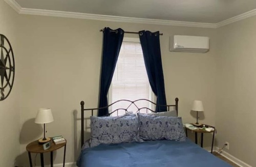 Kannapolis House | Adorable Updated 1 Bedroom- Duplex Style Home