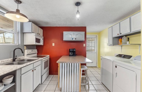 Bristol House | Affordable, Private, Single Level House Steps From Hard Rock Casino Pet Friendly