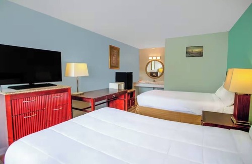 Kernersville Hotel | Affordable Room Close to Sedge Garden Park – 7 Miles