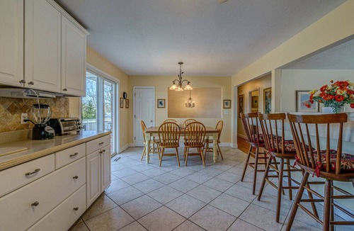 Huddleston House | Ahhh Quiet Sunset-Sleeps 10 - with over 160 feet of shoreline and firepit