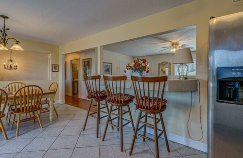 Huddleston House | Ahhh Quiet Sunset-Sleeps 10 - with over 160 feet of shoreline and firepit