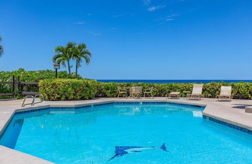 Kahaluu Bay House | 🏖️Air-Conditioned Ocean Front Hawaii Townhome! | Sleeps 6
