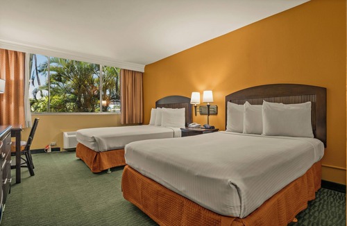 Western Honolulu Hotel | Airport Honolulu Hotel, Trademark Collection by Wyndham