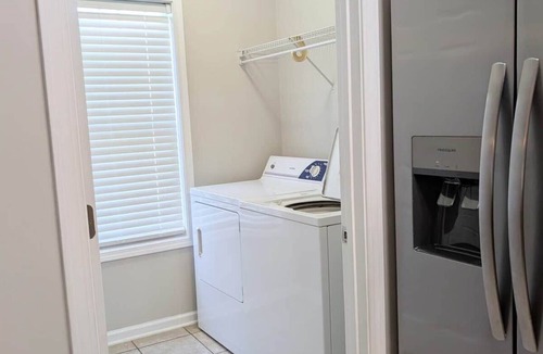 Enterprise House | Alabama Daydreaming 3BD/2.5 bath *5 min to base*pool
