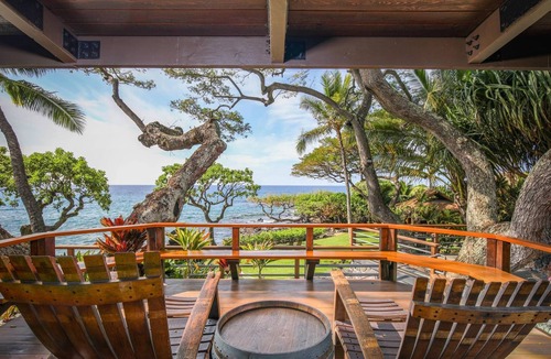Kahaluu-Keauhou House | Alii Drive, Historic Pathway to Ocean, Private Park-Like Oasis, Pod-Style Living, Outdoor dining