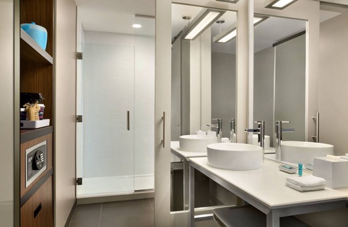Dallas Hotel | Aloft by Marriott Dallas Love Field