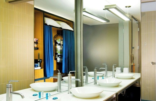 Mount Laurel Hotel | Aloft by Marriott Mount Laurel