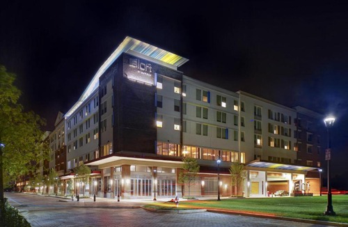 Richmond Hotel | Aloft by Marriott Richmond West Short Pump