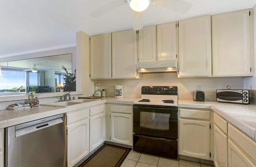 Kahaluu Bay Condo | Aloha Condos, Keauhou Kona Surf and Racquet Club, Condo 2-102, Oceanfront