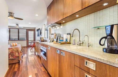 Napili Condo | Aloha Condos, Napili Bay Resort, Condo 105, Beachfront