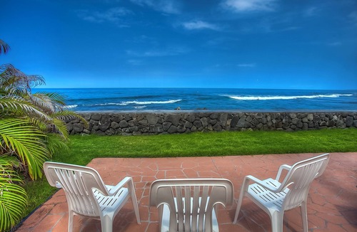Kailua-Kona Condo | Aloha! Oceanfront, TV, Pool, Hot Tub, A/C.