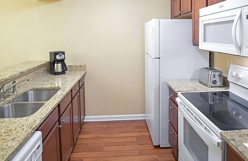 Berkeley Hotel | Always a Great Idea To Unwind! 3 Amazing Suites w/Kitchen and Living Room
