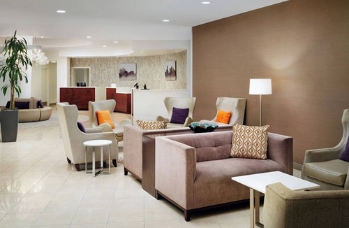 Buford Highway House | Always a Great Idea To Unwind! Explore the Best of Atlanta! Free Parking, Pool!