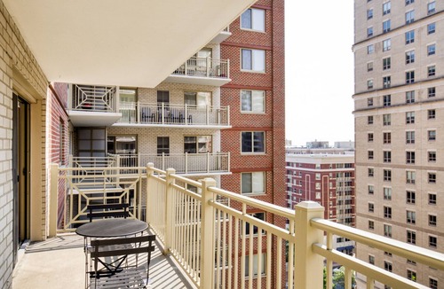 Ballston Apartment | Amazing Ballston 1BR w/Concierge, Gym & Pool, near Metro, by Blueground