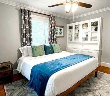 Plaza Midwood House | Amazing Cottage with Great Sights in Charlotte, North Carolina