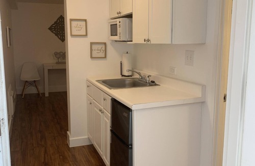 Honolulu Condo | AMAZING LOCATION! 2 blocks to Waikiki Beach