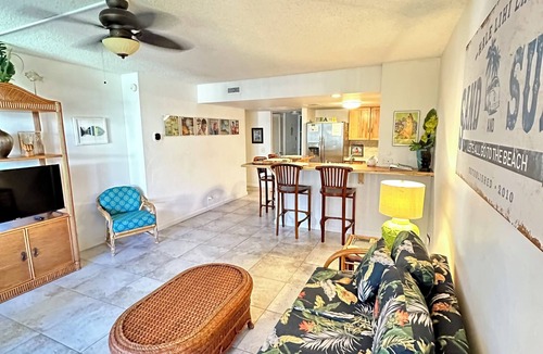 Kahaluu Bay Condo | AMAZING OCEAN VIEW! Popular White Sands Village Steps to the Beach