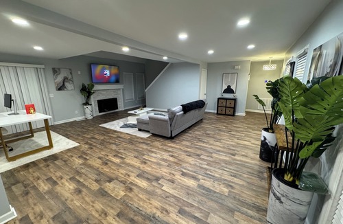 Columbia House | Amazing, Pet friendly 4bdrm/3bath home for the entire family! n