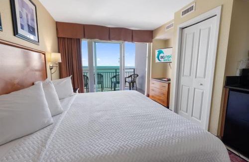 Downtown Myrtle Beach House | Amazing Pools, Direct Oceanfront Studio, King bed