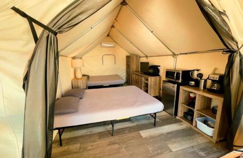 Sutherland Springs Other | Amazing Safari Cabin along the Cibolo Creek, Marion, Texas