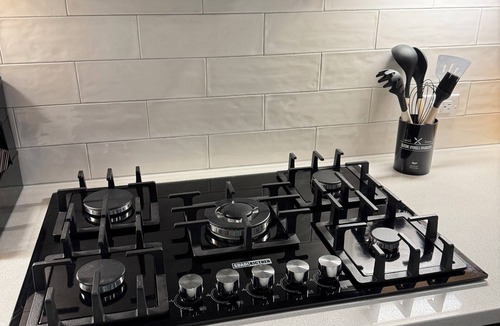 Argyle House | Amazing upgraded masterpiece with a nice gym upstairs, full kitchen, and games!