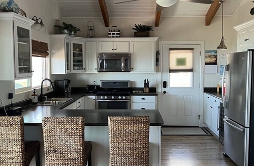 Captain Cook House | AMAZING VIEWS! LARGE BEAUTIFUL HOME WITH PRIVATE POOL OVERLOOKING THE OCEAN!