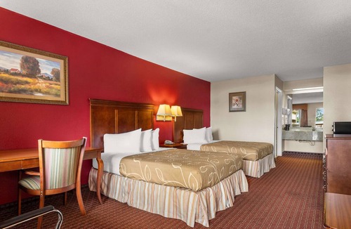 Montezuma Hotel | Americas Best Value Inn Montezuma