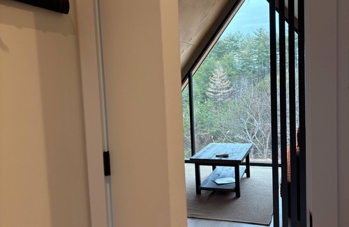 Weaverville Cabin | Amish built A-frame , modern comforts, 20 minutes from Asheville