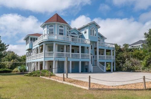 Pine Island House | Angel of the Isle - Pine Island, Short Walk to beach, Sits on 10 Acre Pond, Pool, Hot Tub, Pets OK