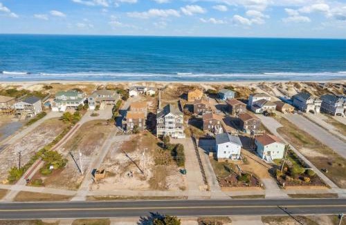 South Nags Head House | Anglers Retreat Oceanfront Estate with 7 King En-Suites, Pool & Elevator