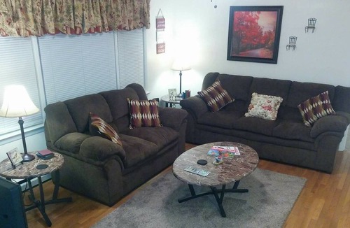 Flat Rock House | Anna's Getaway: Two Bedroom-Two Bathrooms: Upper-level Duplex