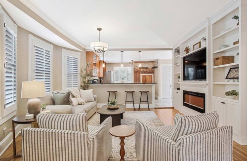 Murray Hill House | Annapolis Gem- Tranquil 4 BR Murray Hill Victorian